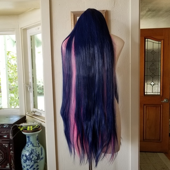 Pantyhose and Stocking Nicki Minaj Cosplay Wig - Picture 5 of 8